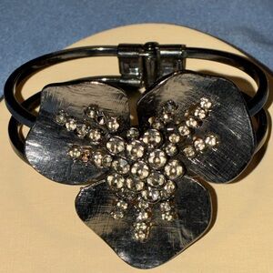 Elegant Silver Floral Bracelet